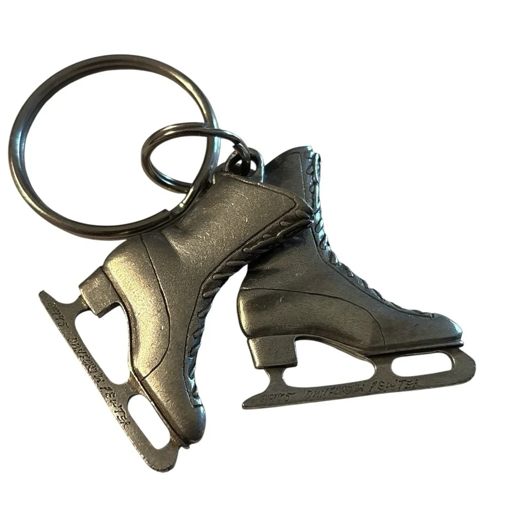1995 Danforth Pewter Ice Figure Skates Keychain Silver Tone Vintage Winter Sport